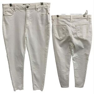 Design Lab Lord & Taylor Crisp White Jeans Size L